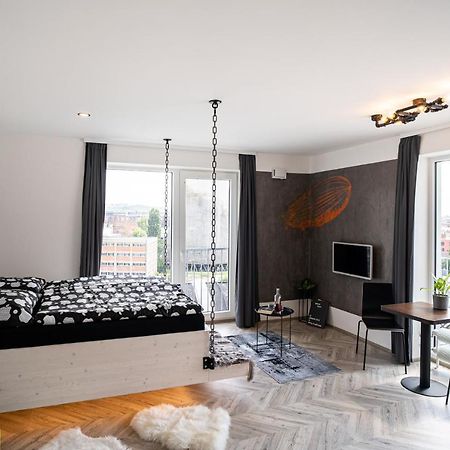 Appartement Zeppelin Studio With An Industrial View - Brno Extérieur photo